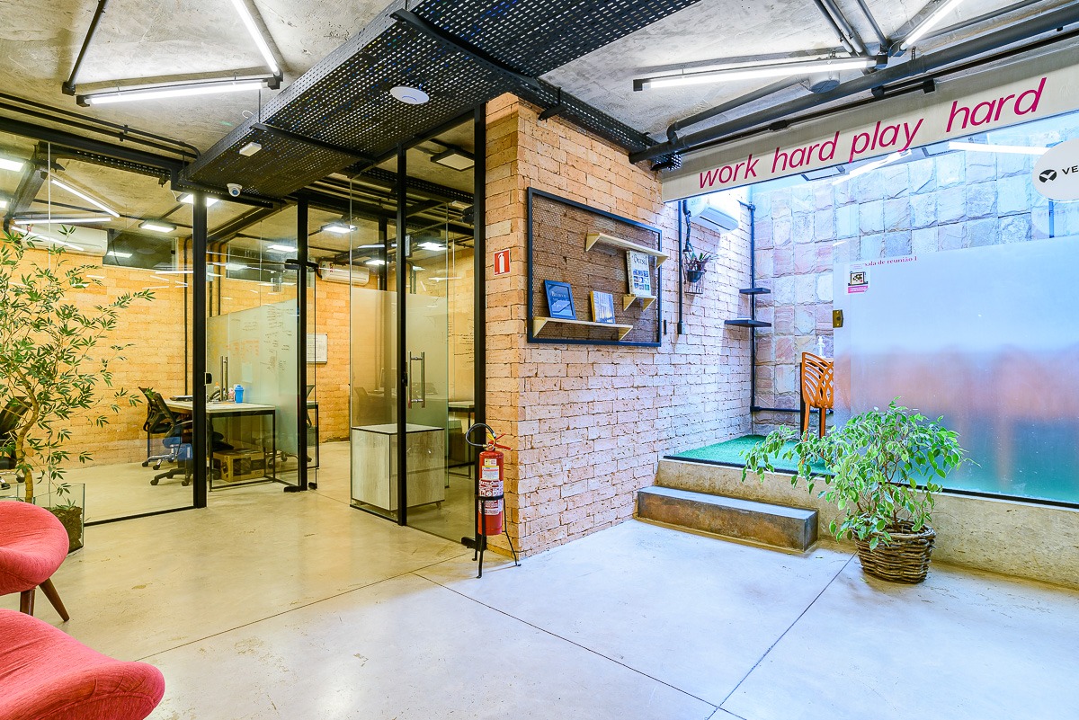 YOLO Coworking