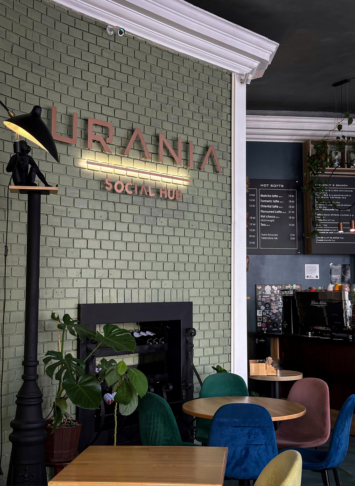 Urania Social Hub-3